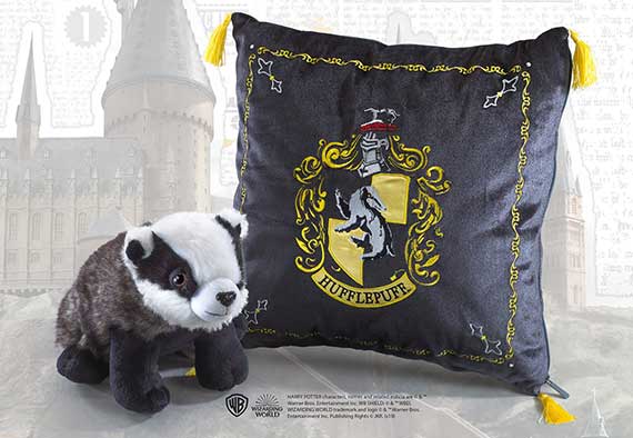 Hufflepuf House Plush and Cushion - Harry Potter Hufflepuf House Plush and Cushion - Harry Potter